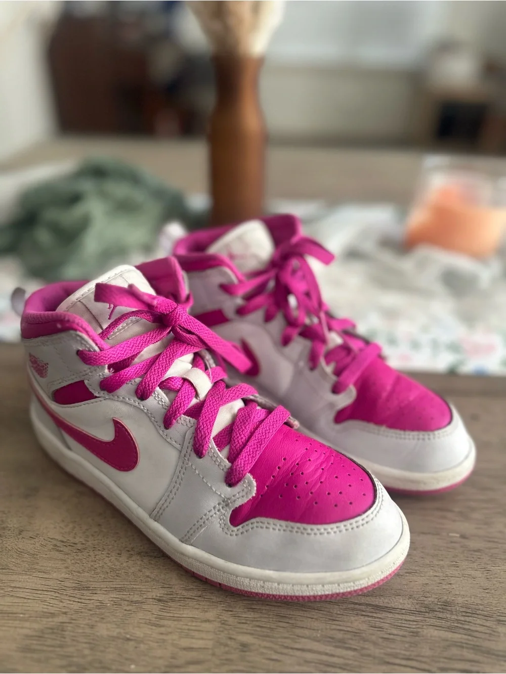JORDAN 1 MID PS 'FIRE PINK Youth Shoes 2.5Y